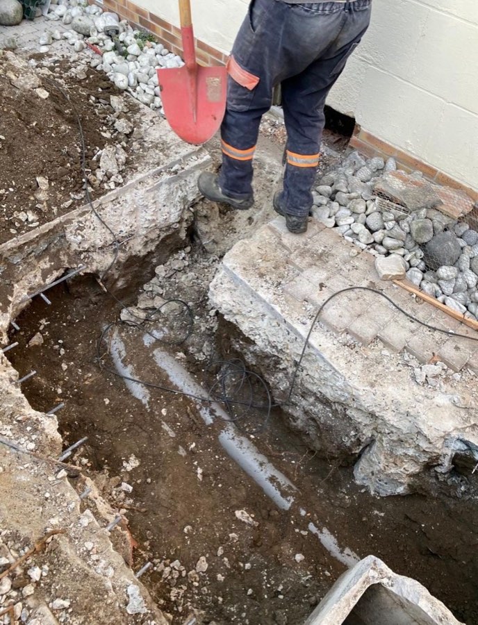 Chantier canalisation tranchee versailles